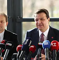 Arıkan'dan üçüncü bir yol vurgusu