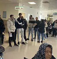 Başkan bitmeyen muayene sırasına tepki gösterdi