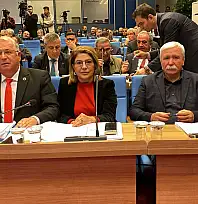 'Belediye meclis üyesinin görevi içi boş denetim lafları yapmakla, el kaldırıp indirmekle, çekimser uydurmacılığıyla bitmiyor'