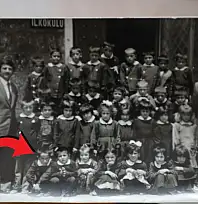 Bu fotoğrafta Kayserili belediye başkanı da var! Öğretmenini ziyaret etti