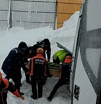 Cenaze taşıyan minibüs devrildi: 22 kişi...