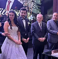 CHP Kayseri İl Başkanı Özer'in oğlunu evlendiği düğüne ünlü isimlerin '3 çocuk' göndermesi ve Başkan Büyükkılıç'ın konuşması damgasını vurdu