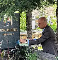 CHP Milletvekili Aşkın Genç'i yasa boğan olay! Mezarını ziyaret etti