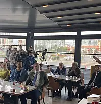 Davutoğlu'dan Erciyes Üniversitesine gönderme: Salonların yasaklanması, girişlerin engellenmesi, baskılar bizi engelleyemez!