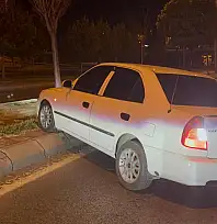 Direksiyon başında uyuyan sürücü kaldırıma çıktı!