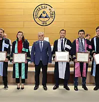 ERÜ'de akademik zirve: 7 yeni profesör cübbesini giydi