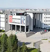 ERÜ'de rektörlük yarışı kızışıyor: Eski dekan da yarışa dahil oldu