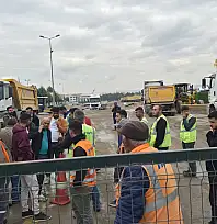 İş bırakan Kartal Kavşağı çalışanlarının sorunu belediye el attı!