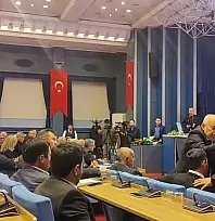 Kayseri Büyükşehir Belediye Meclisi'nde 'kırlangıç' gerginliği! Büyükkılıç: Bugün as bugün yine toplatırım!