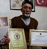 Kayseri'de 77 bin metrekarelik arazisini TSK'ya bağışlamıştı! Madalyaya gözü gibi bakıyor