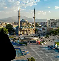 Kayseri'de at çarpmıştı! Ünlü sanatçı bu kez konser için geliyor