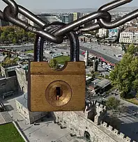 Kayseri'de bir bir kapandılar! 18 tanesi kapısına kilit vurdu