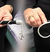 Kayseri'de bu kamçıyı duvarda görenler dikkat! Bakın ne anlama geliyor?