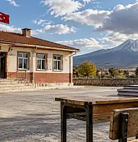 Kayseri'de eğitim-öğretim yılı sıkıntılarla başladı: 2026'da birleştirilmiş sınıf tepkisi!