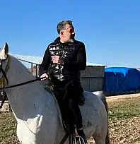 Kayseri'de herkesin tanıdığı isim bu kez at üstünde mesaj verdi!