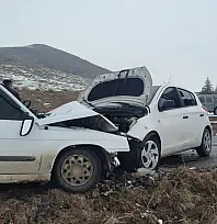 Kayseri'de içinde öğretmenlerin bulunduğu araç kaza yaptı! 5'i öğretmen 6 kişi...