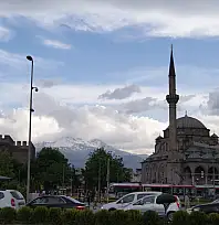 Kayseri'de o saate dikkat! Bugün Cumhuriyet Meydanı'nda yürüyüş var