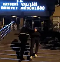 Kayseri'de operasyon! Evlerden cephanelik çıktı
