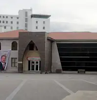 Kayseri'de tarihi okulda hem de Cumhuriyet Bayramı öncesinde büyük saygısızlık! Vatandaşlar isyan etti, Vali'ye seslendi