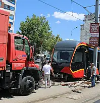 Kayseri'de tramvayın çarptığı genç kadından acı haber geldi