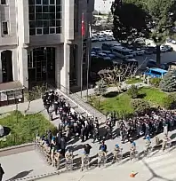 Kayseri'de 'yatırım danışmanlığı' ilanlarıyla vurgun yapan dolandırıcılar yakalandı
