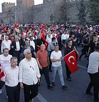 Kayseri'de yer gök kırmızı beyaz! Görenlerin göğsünü kabartan tarihi yürüyüş