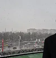 Kayseri'de yoğun kar yağışı başladı! Okullar tatil olacak mı?