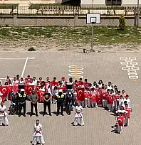 Kayseri'deki okulun bahçesinde nefes kesen görüntüler!