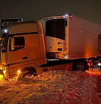 Kayseri-Malatya Karayolu'nda kabus! 20 araç birbirine girdi, yol buz pistine döndü
