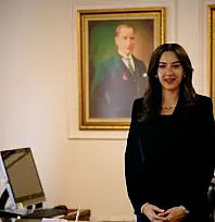 Kayseri'nin tek kadın kaymakamı Mine Kurt bakın nereye atandı