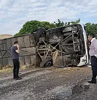 Kayseri yolunda can pazarı! Yolcu otobüsü devrildi, çok sayıda yaralı var