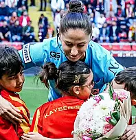 Kayserispor'da bu sezon ilk kez yaşandı! Plaket verildi