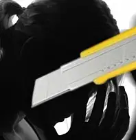 Kendisini maket bıçağı ile kesen eski eşini affetmedi