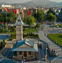 Meydana 7 kilometre mesafedeki 26 milyonluk taşınmaz satışa çıkıyor