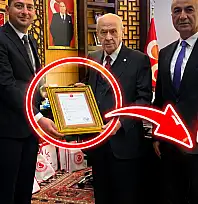 MHP'li Başkan Ankara'da! Hangi mülkün tapusu Bahçeli'ye verildi?