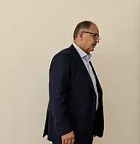 Özhaseki, ortaya çıktı ve eskimeyen dostunu ziyaret etti