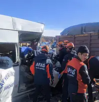 Pınarbaşı'da öğrenci servisi kaza yaptı! Ölü ve yaralılar var