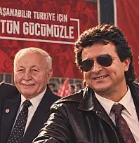 Sosyal medya bu kareyi konuşuyor: Kayserili liderden 80'ler sürprizi!