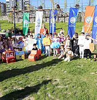 Talas'ta şenlik var! Çocuklar atıklardan sanat eseri yaptı...