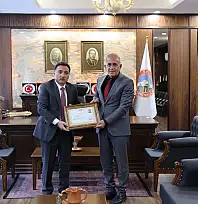 Tayini komşu ile çıkan SGK Müdürü Vali'yi ziyaret etti!