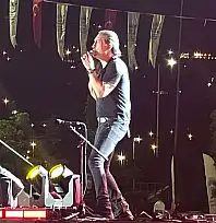 Türk rock müziğinin güçlü sesi Kıraç Kayseri'yi salladı!