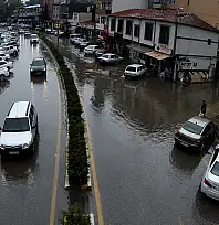 Yahyalı'da yolları su bastı!