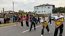 Tomarza'da öğrenciler Cumhuriyet Kupası için yarıştı