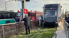 58 yaşındaki kadın tramvay altında kaldı