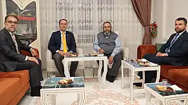 Erbakan, Şehit Ömer Delibaş'ın baba evini ziyaret etti