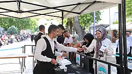 Kayseri'de aşure dağıtıldı