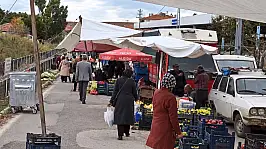 Kayseri'de cuma pazarına gitti, vatandaşın isteklerini dinledi