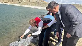 Kayseri'de görenleri meraklandıran görüntü! Barajda hayat veren çalışma