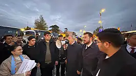 Yüzlerce gençten aynı slogan