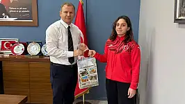 187 kiloyla Kayseri'yi gururlandıran Yağmur'a Kaymakam tebriği